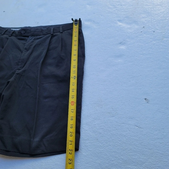 Cutter & Buck CB Drytec LUXE Shorts Mens Black Pleated Golf Shorts Sz 36 - Picture 2 of 7